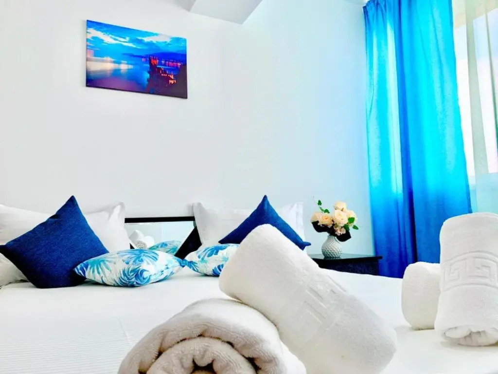Big & Cosy Apartment with 3 double beds by Evelyn Apartments