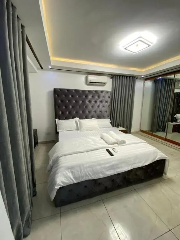 Luxury waterfront 3 bedroom apartment ikoyi