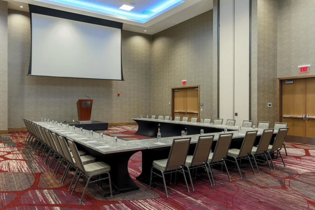 DoubleTree by Hilton Evansville