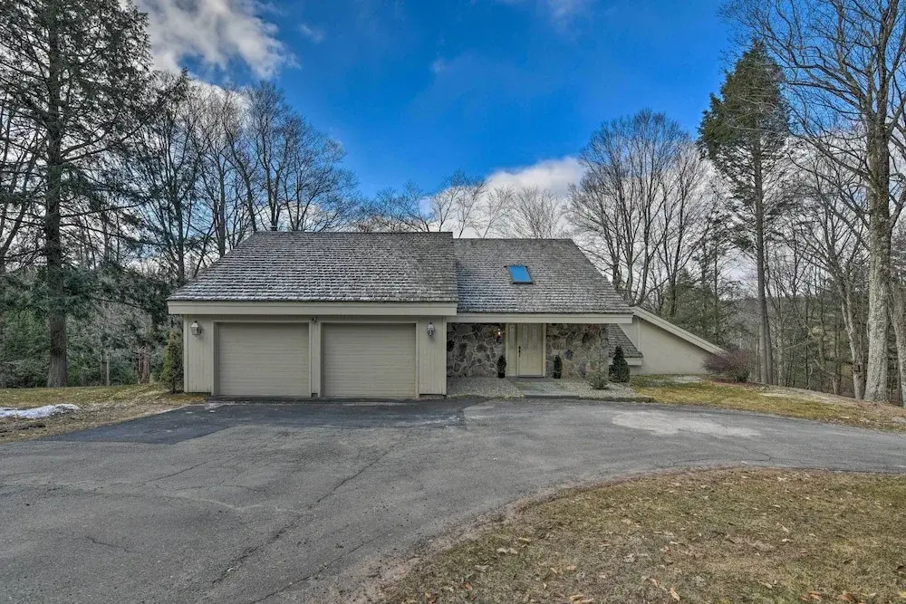 Catskill Getaway on 6 Acres With Swimming Pond!