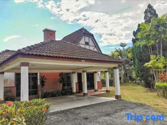 Yussy Homestay at Afamosa Villa