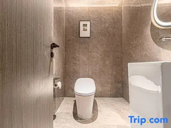 Longhai Silk Road Holiday Hotel