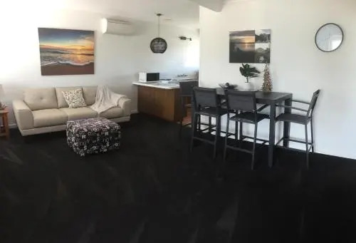 Old Pier Apartments