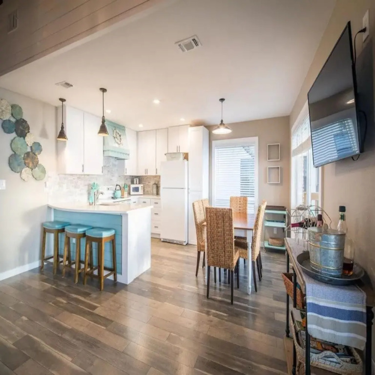 Cliff House CL 1563 in Canyon Lake