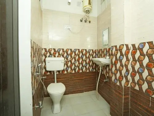 OYO 17329 R K Hotel