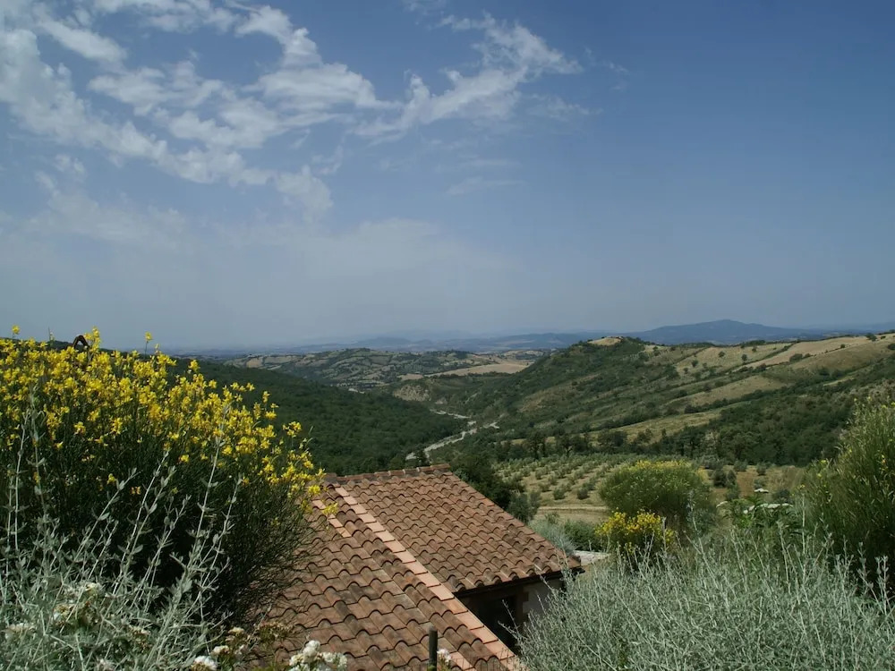 Lavish Holiday Home in Arcidosso With 2 Pools