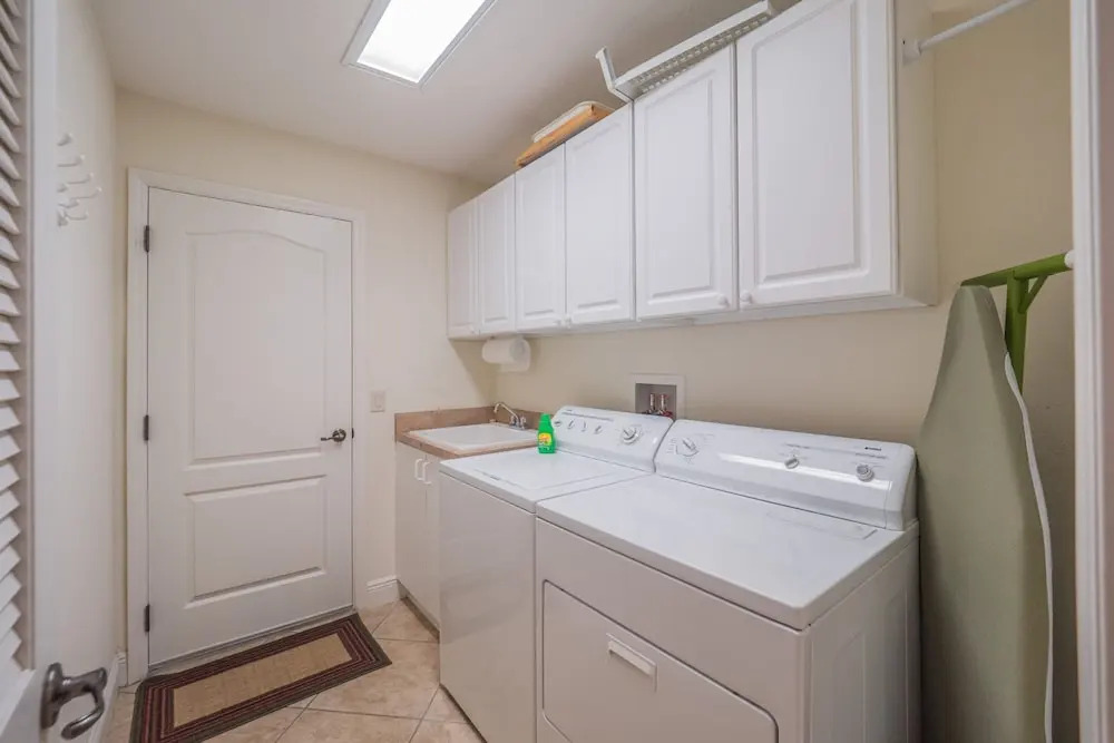 Gayle Mill Drive 1384 by White Pelican VR