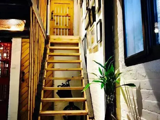 Chunshanwai Guesthouse