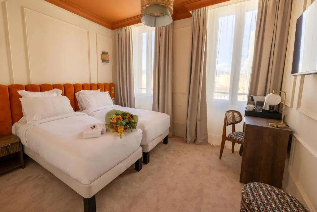 Hotel Ambassador, completely renovated
