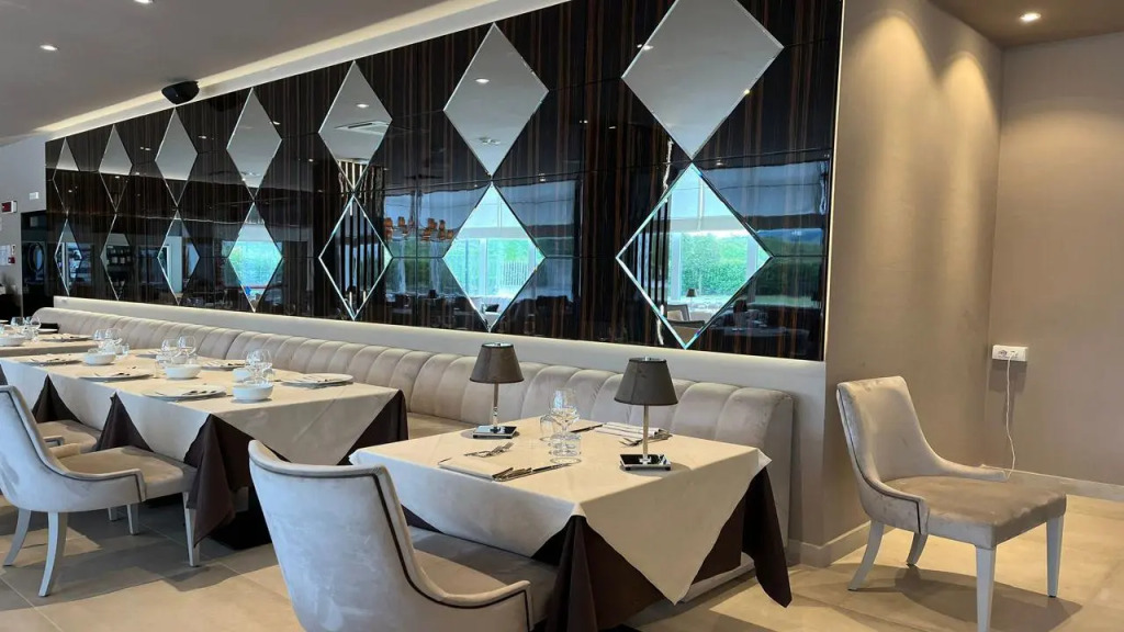 M2 Hotel