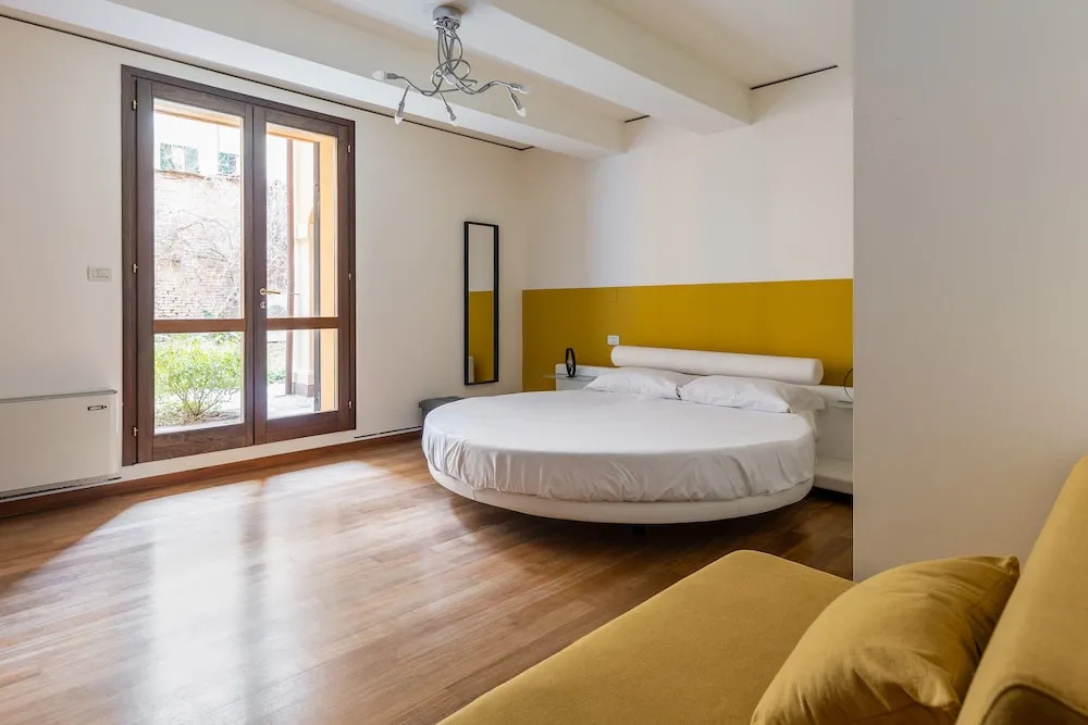 Strada Maggiore Apts by Wonderful Italy