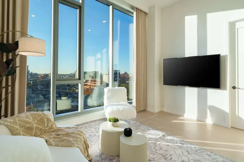New Luxury Penthouse w Pool Gym in Flushing