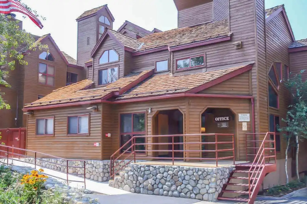 Aspen Creek #225 - Hot Tub & Pool, Near Skiing!