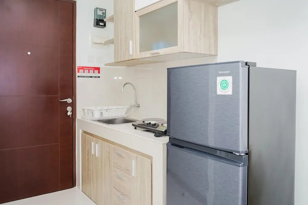 Comfort and Elegant Studio Apartment at Springwood Residence