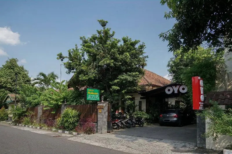 Ndalem Maharani Guest House