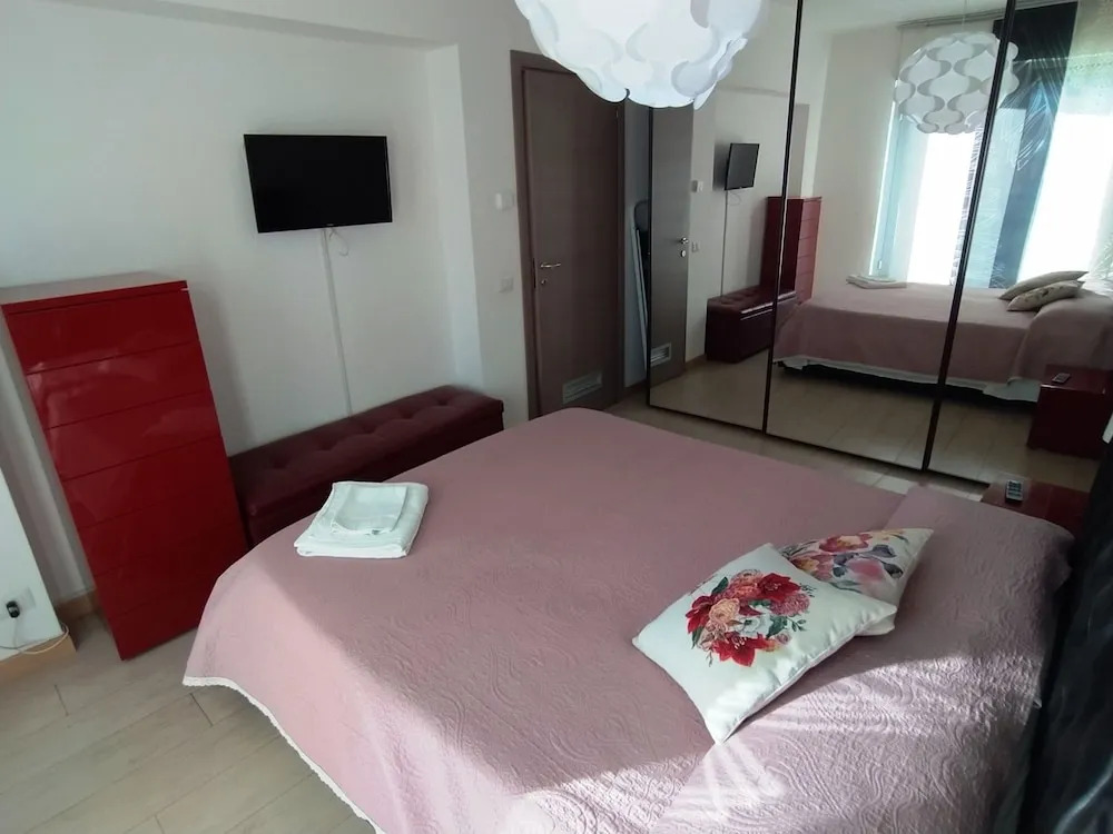 Nice Apartment Close Metro C - Mirti