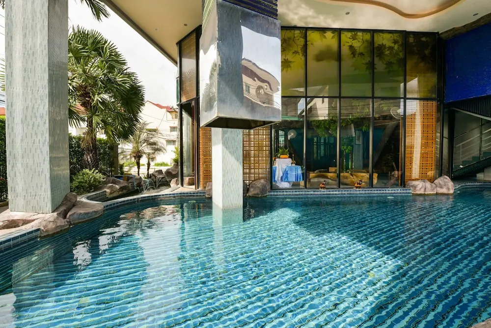 OYO 143 Dday Resotel Pattaya Hotel