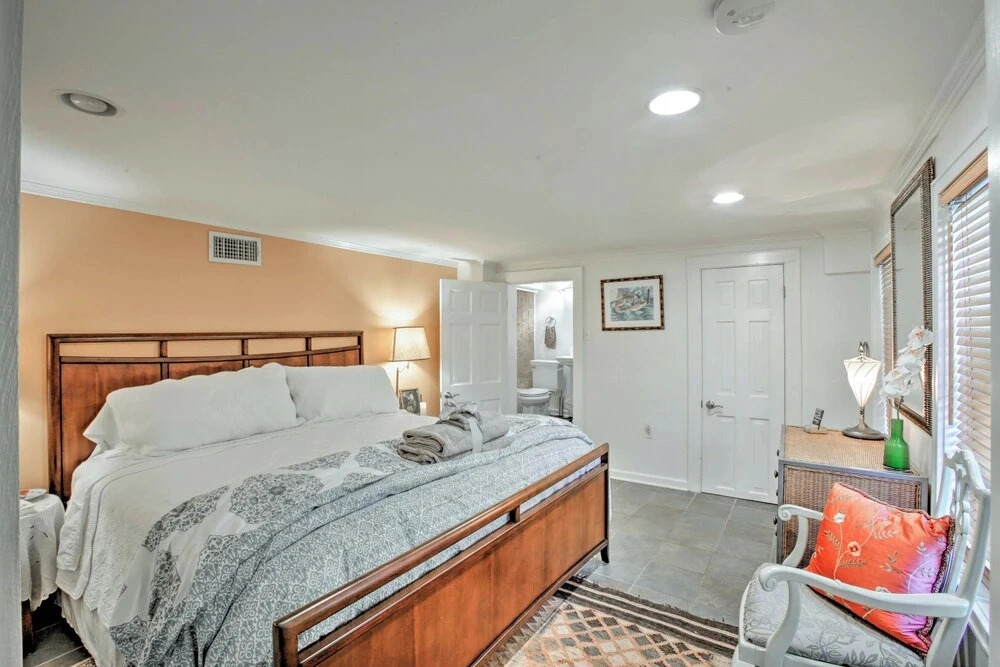 4 Mi to French Quarter: Nola Apt w/ Garden Patio