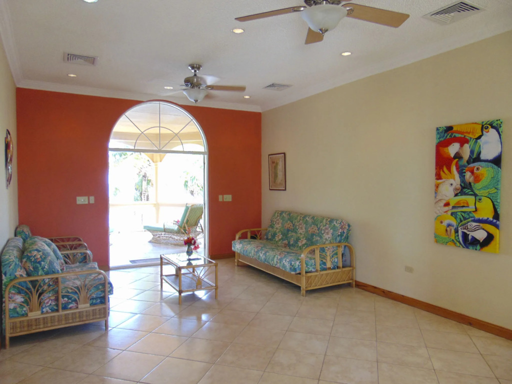 Parrot Cove Lodge