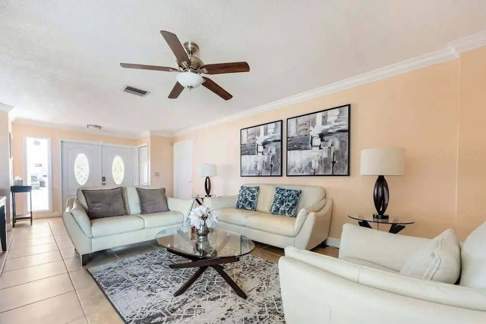 Renovated 3BR Dog Friendly Pond View W/D