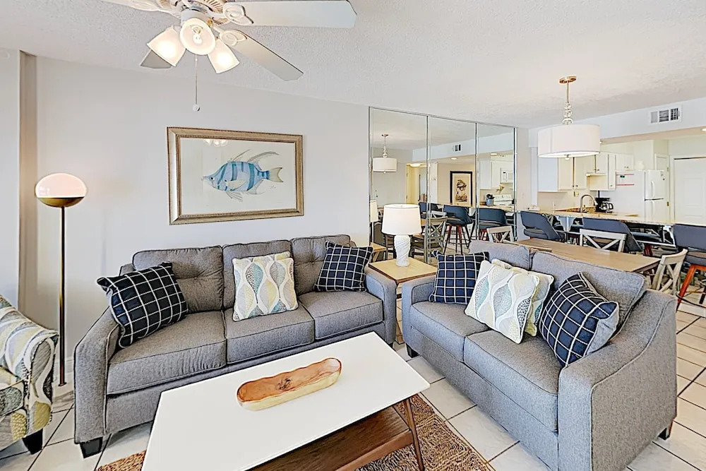 Walk Everywhere! Charming Gulf-view W/ Pool 2 Bedroom Condo