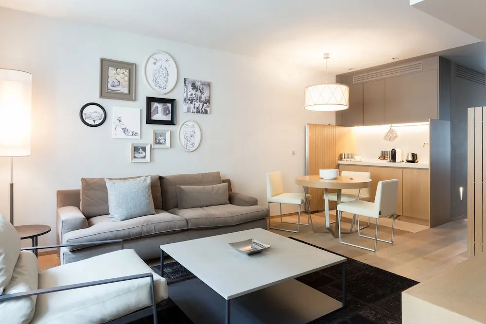 Guillaume Suites
