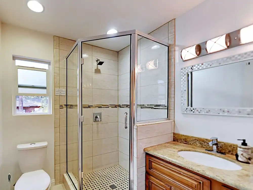 3br W/ Hot Tub & Game Room 3 Bedroom Home