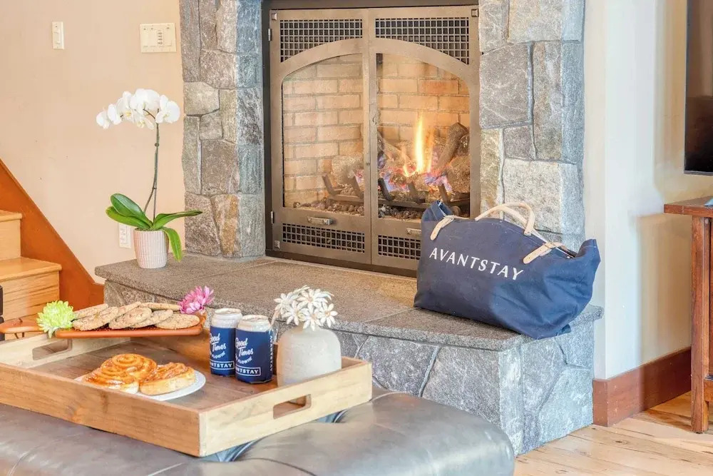 Minutes to Ski Resorts, 5min Walk to Lake Sunnyside Ward Creek by Avantstay