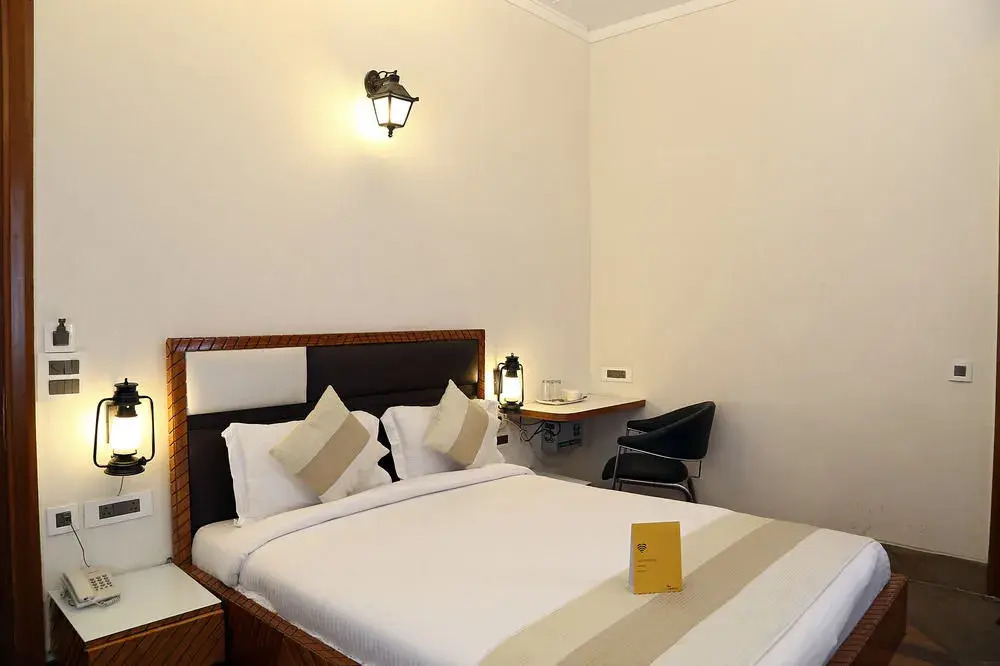 FabHotel Huda Sushant Lok