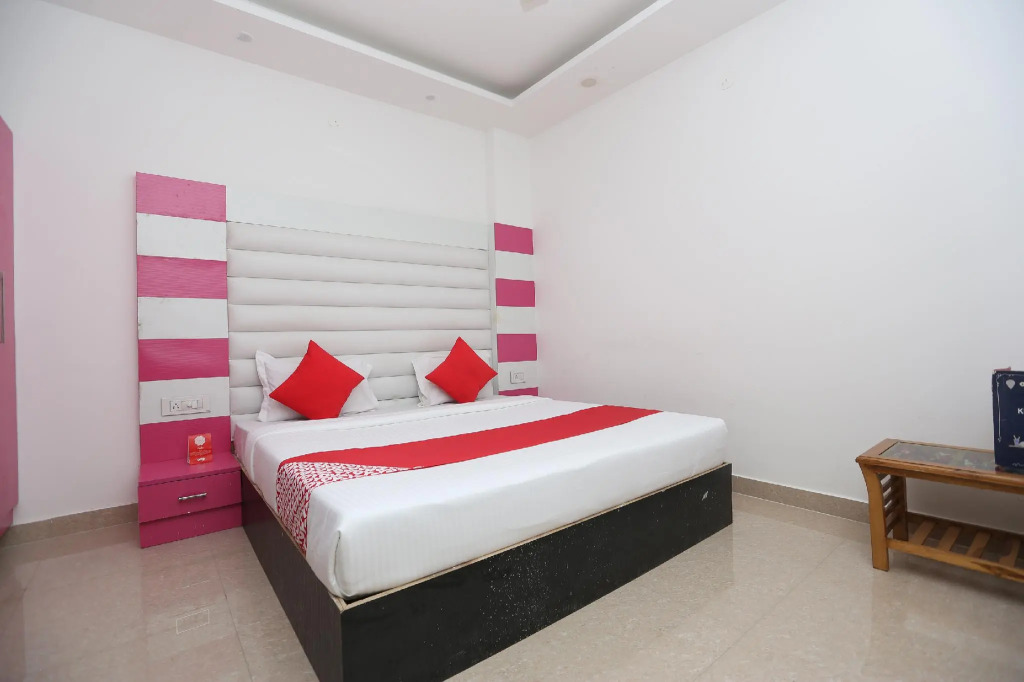 OYO 19718 Hotel Priva