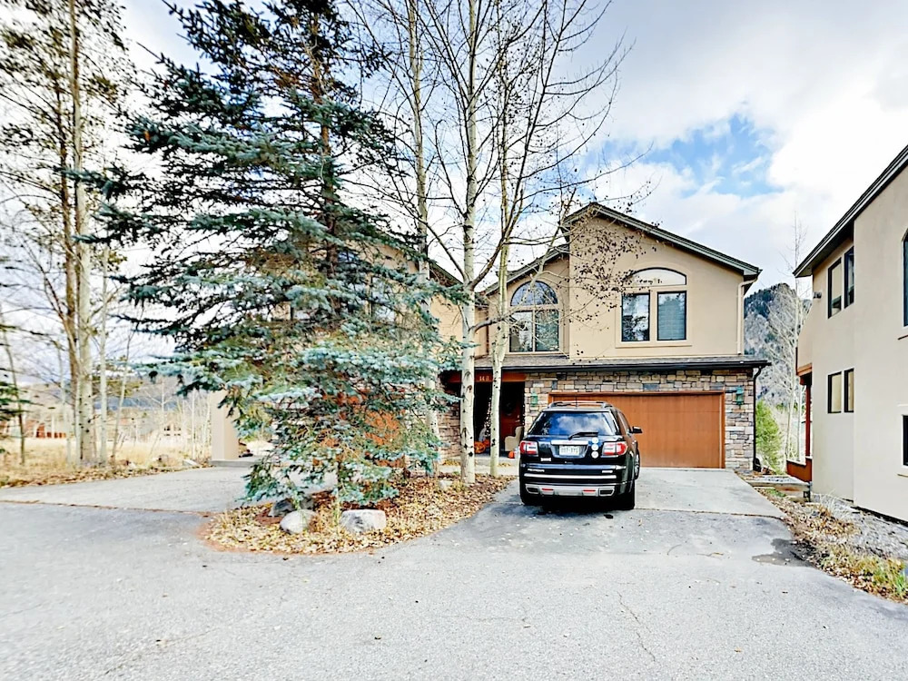 14B Larson Lane Home
