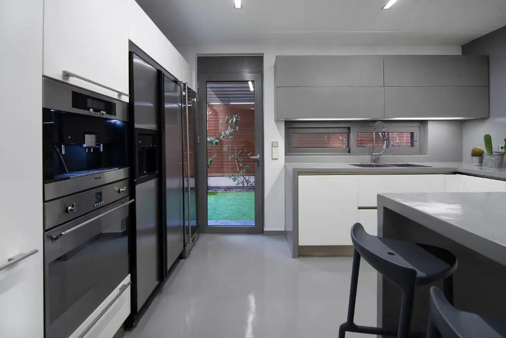 Elegant and Private Living by Neuvel