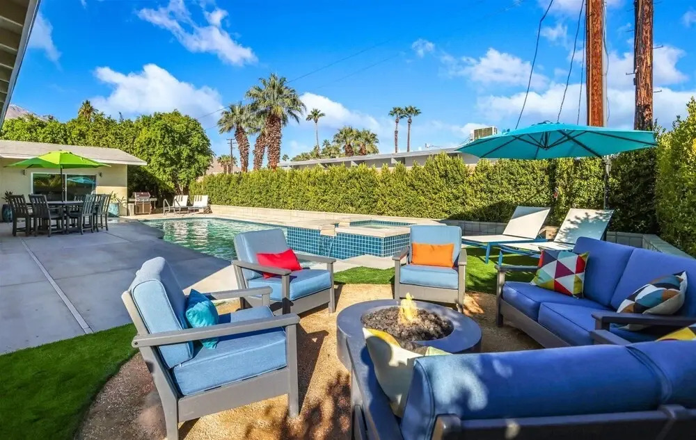 Luring Palms Oasis