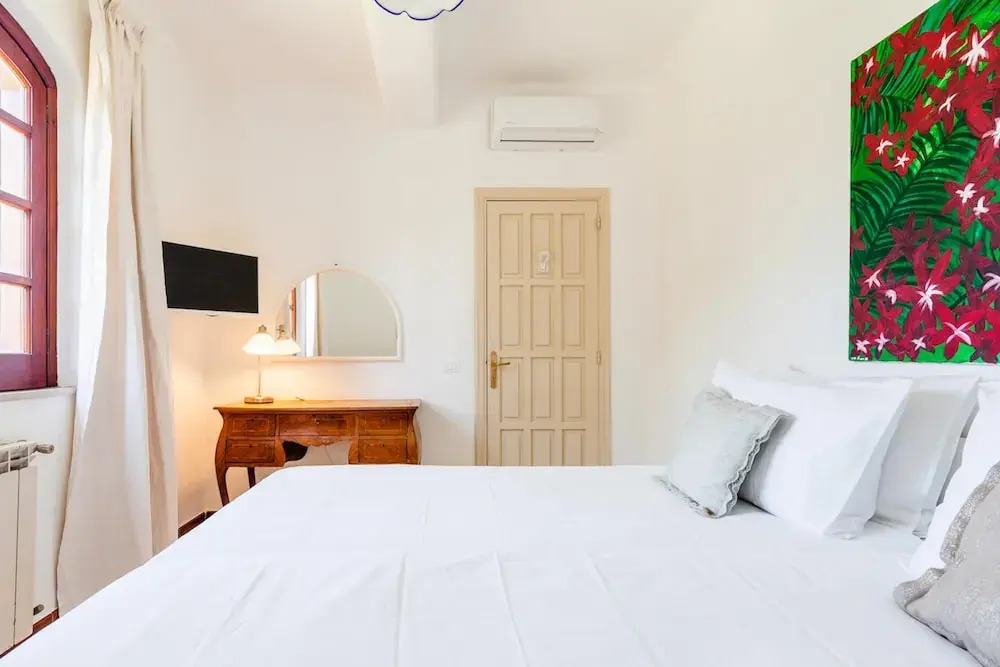 Villa With 4 Bedrooms in Forio, With Wonderful sea View, Private Pool, Enclosed Garden