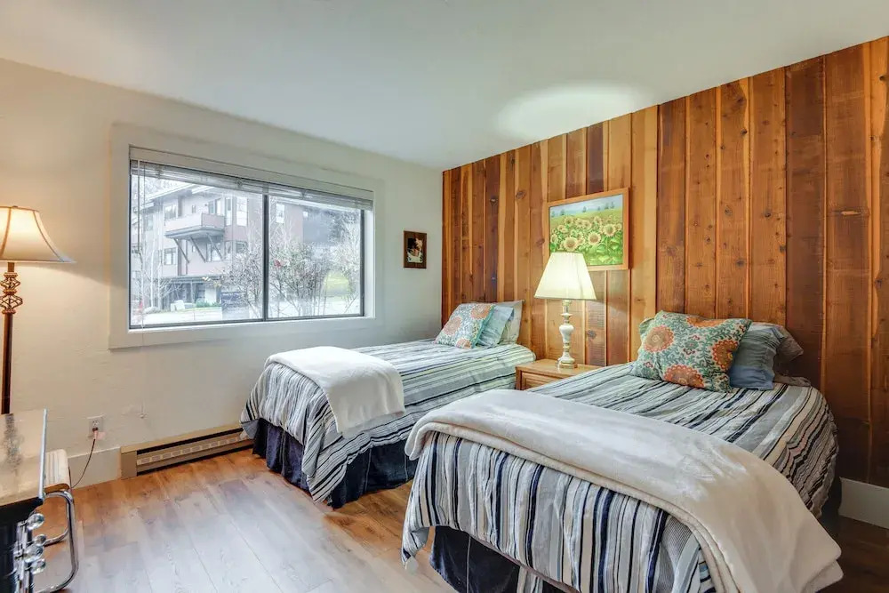 Ketchum Condo w/ Deck < 1 Mi to Sun Valley Resort!