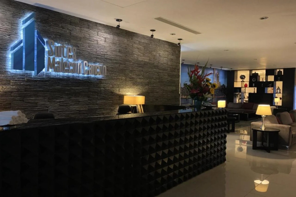 Suites Malecon Cancun