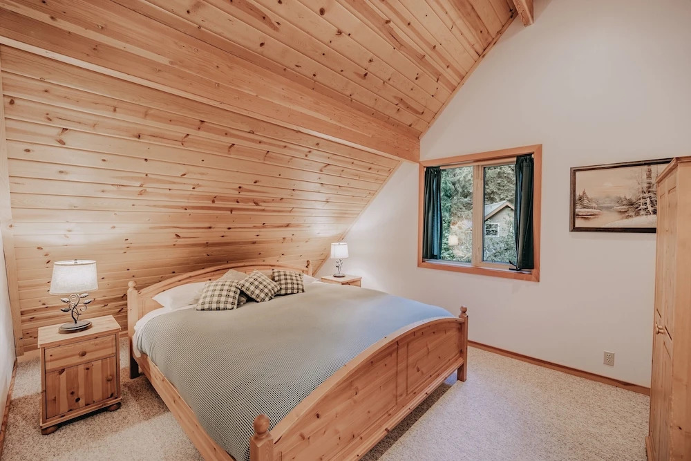75sl - 2-bdrm - Loft - Sleeps 6 - Wifi - Pets Ok