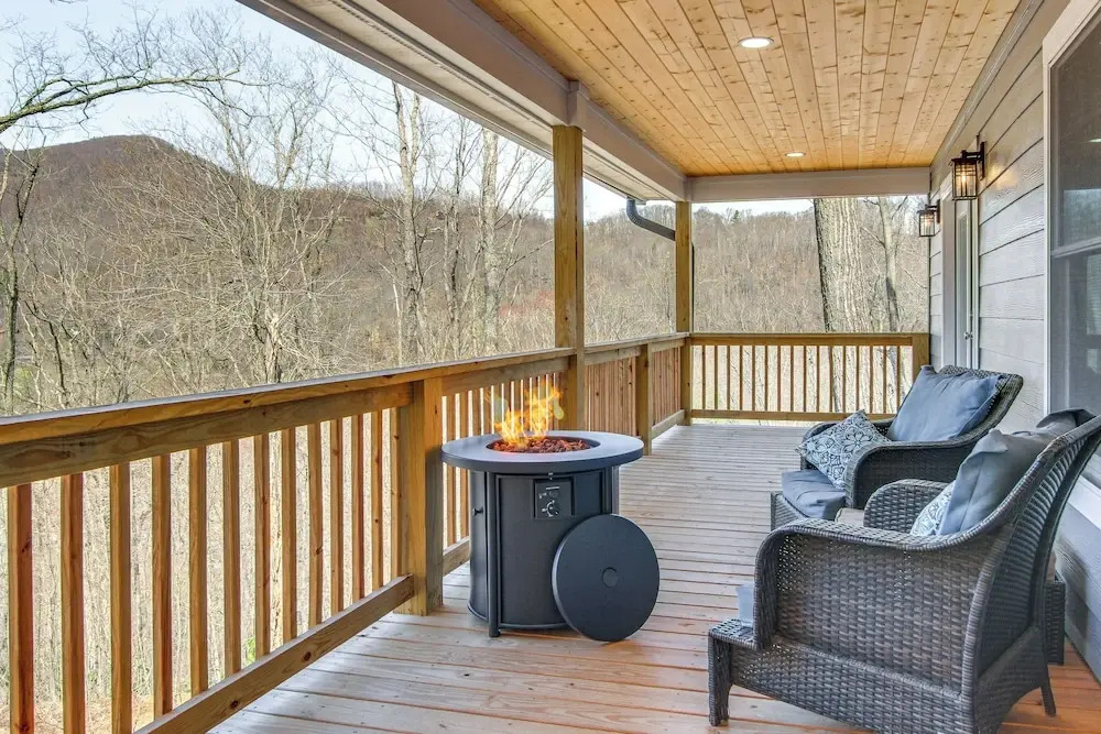 Modern Retreat w/ Mtn Views in Maggie Valley!