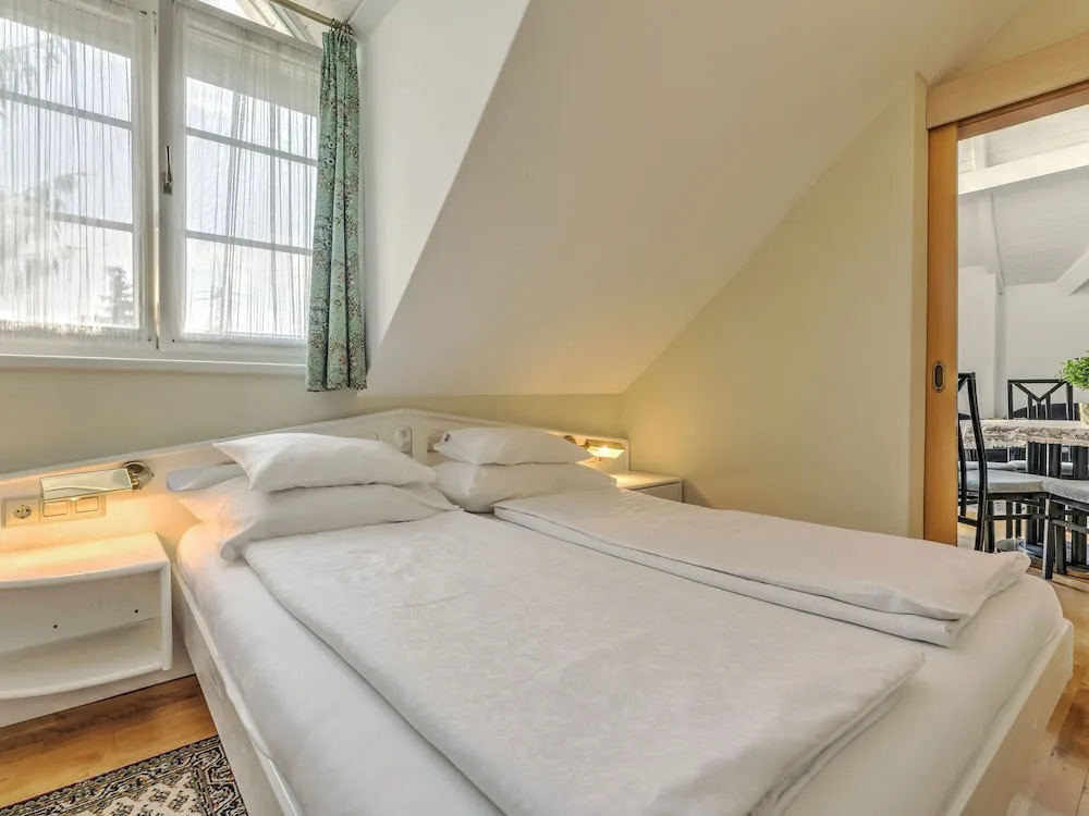 Plush Apartment in St. Kanzian am Klopeinersee with Sauna