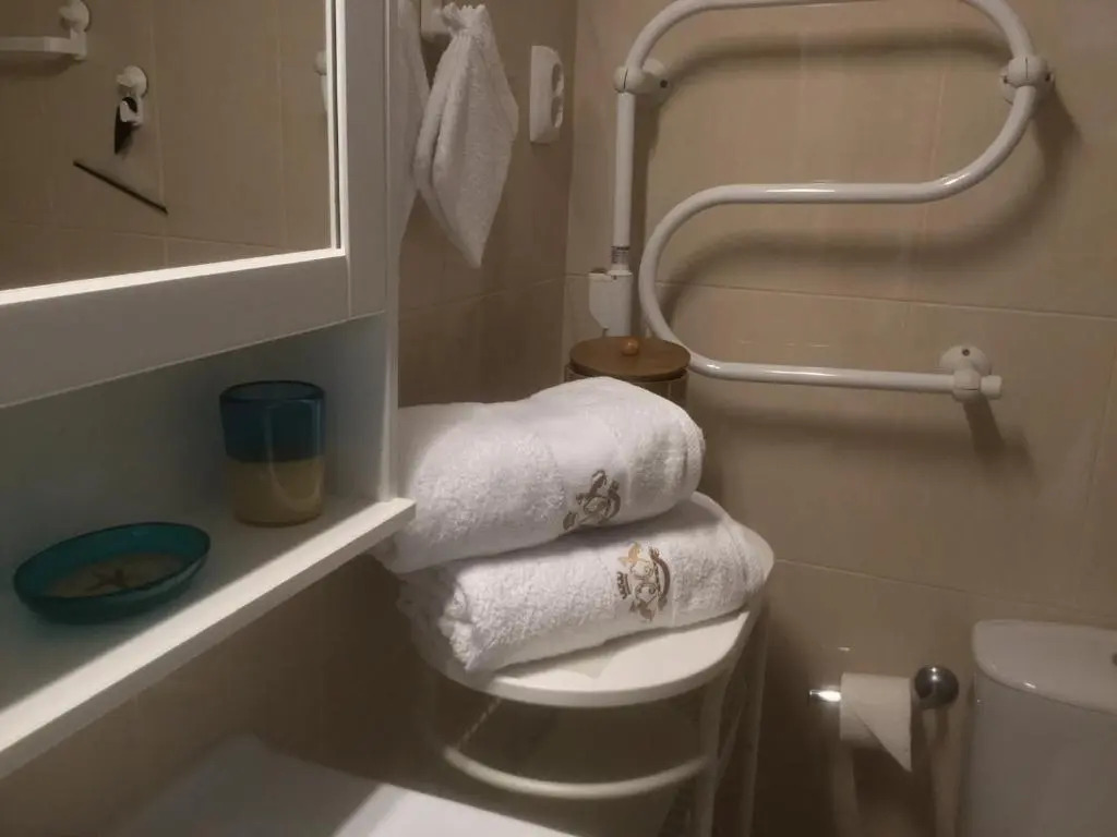 Algarve, Carvoeiro centre-ville, Récent appartement en duplex pour 5 personnes