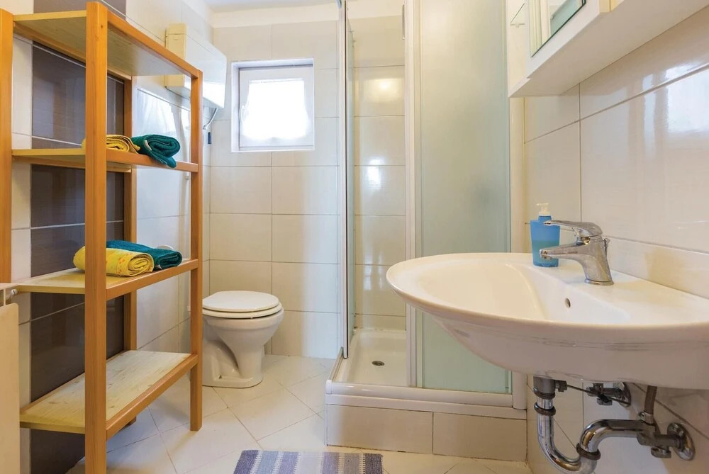 Beautiful Home in Brnobici With Wifi, 2 Bedrooms and Outdoor Swimming Pool