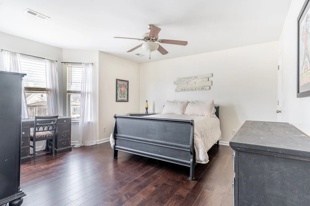 Cozy Remodeled House With Views Prime Location 3 Bedroom Home by RedAwning