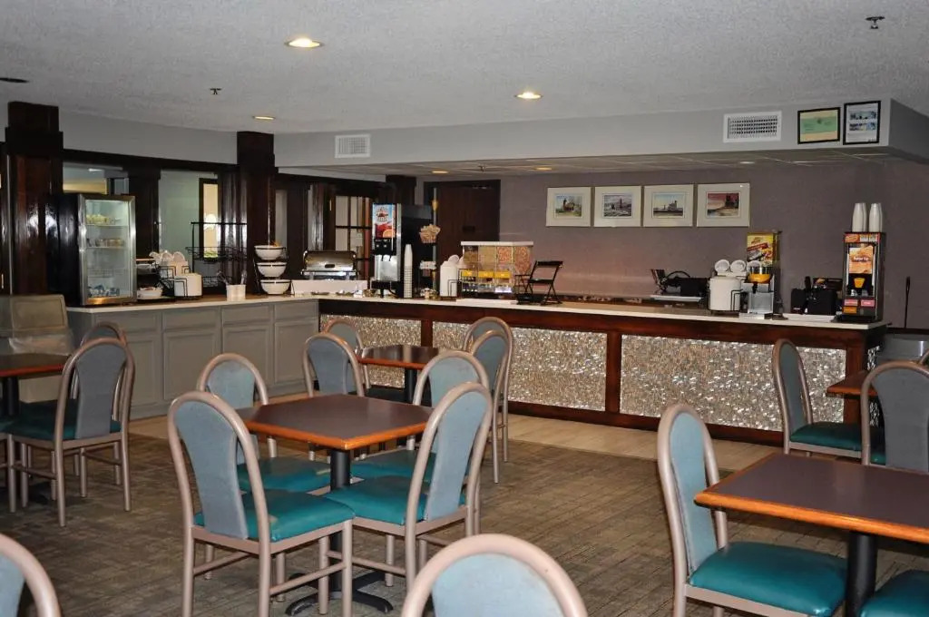 Dunes Express Inn and Suites
