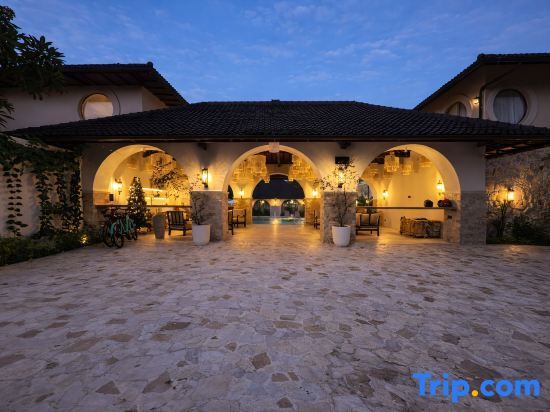 Maison Boheme Modern Apartment & Villa with Pool in Sanur