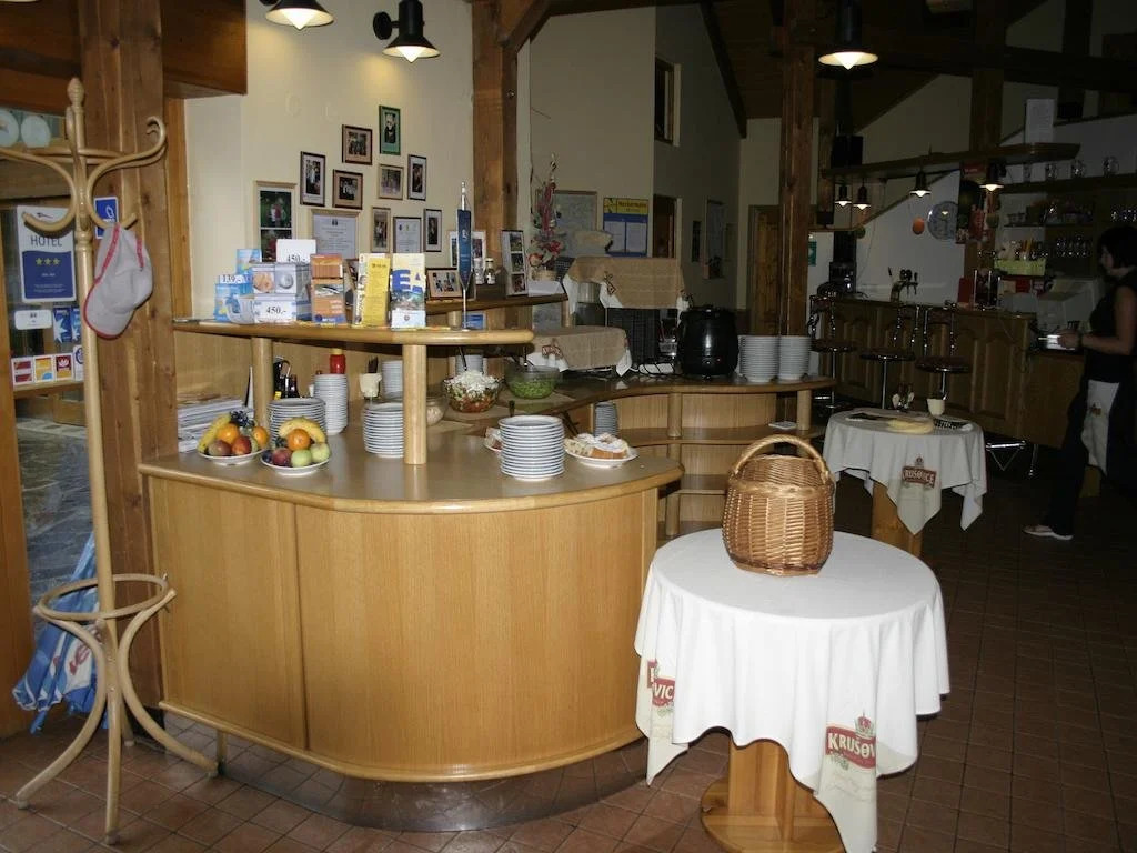 Hotel na Jezeře