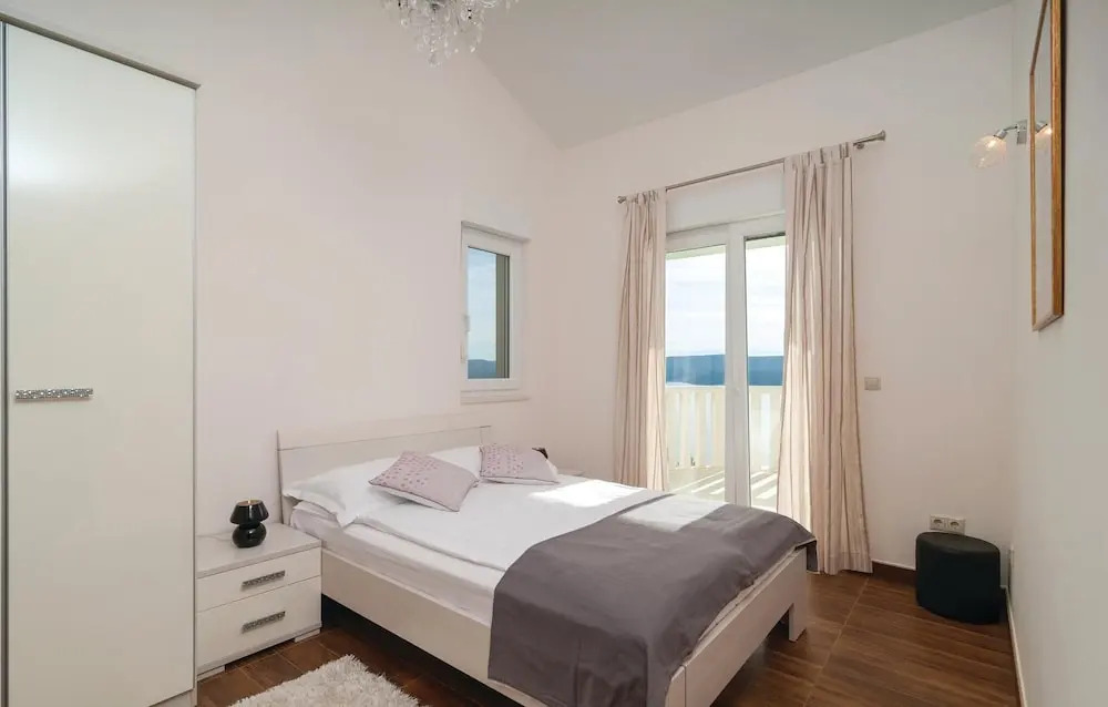 Amazing Home in Celina With Wifi and 4 Bedrooms