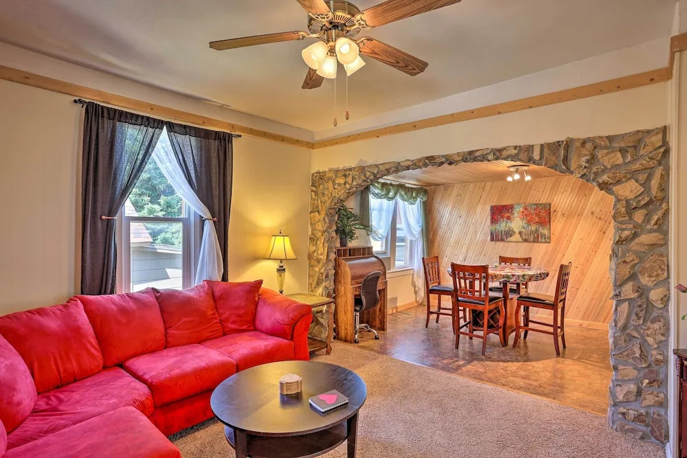 Cozy Black Hills Cabin w/ Deck ~ 3 Mi to Deadwood!