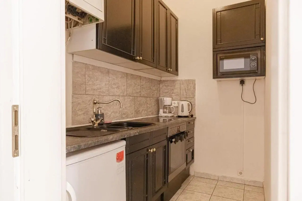 Peerles 2BR Apt. Perfectly Situated&Well Connected