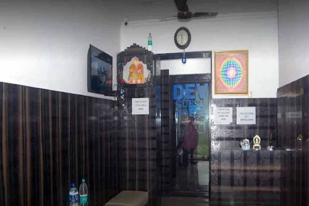 Goroomgo Dev Guest House Howrah Kolkata