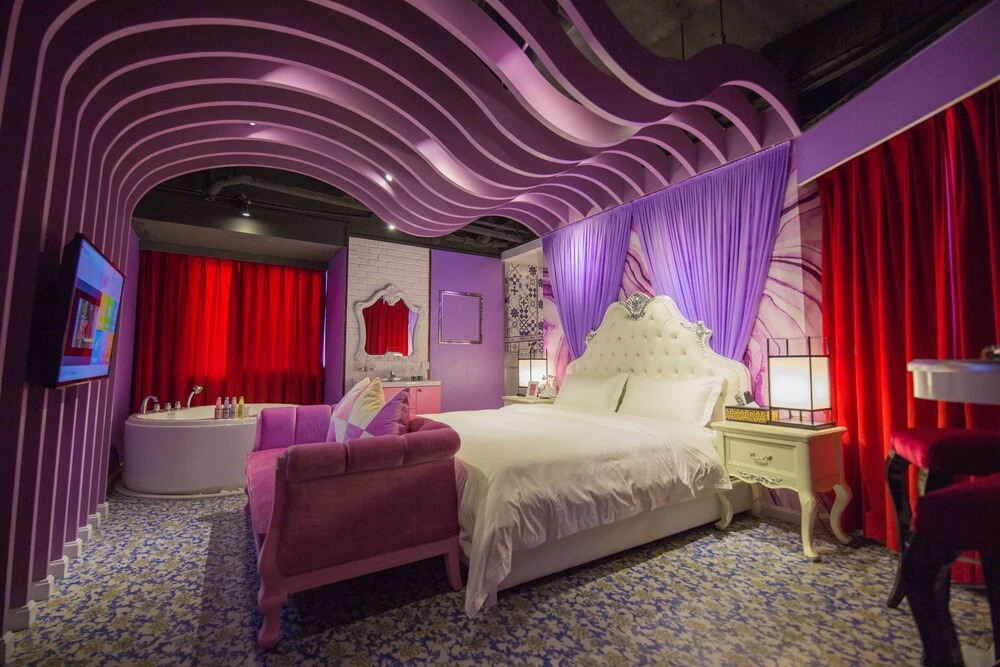Love Of Swan Theme Hotel
